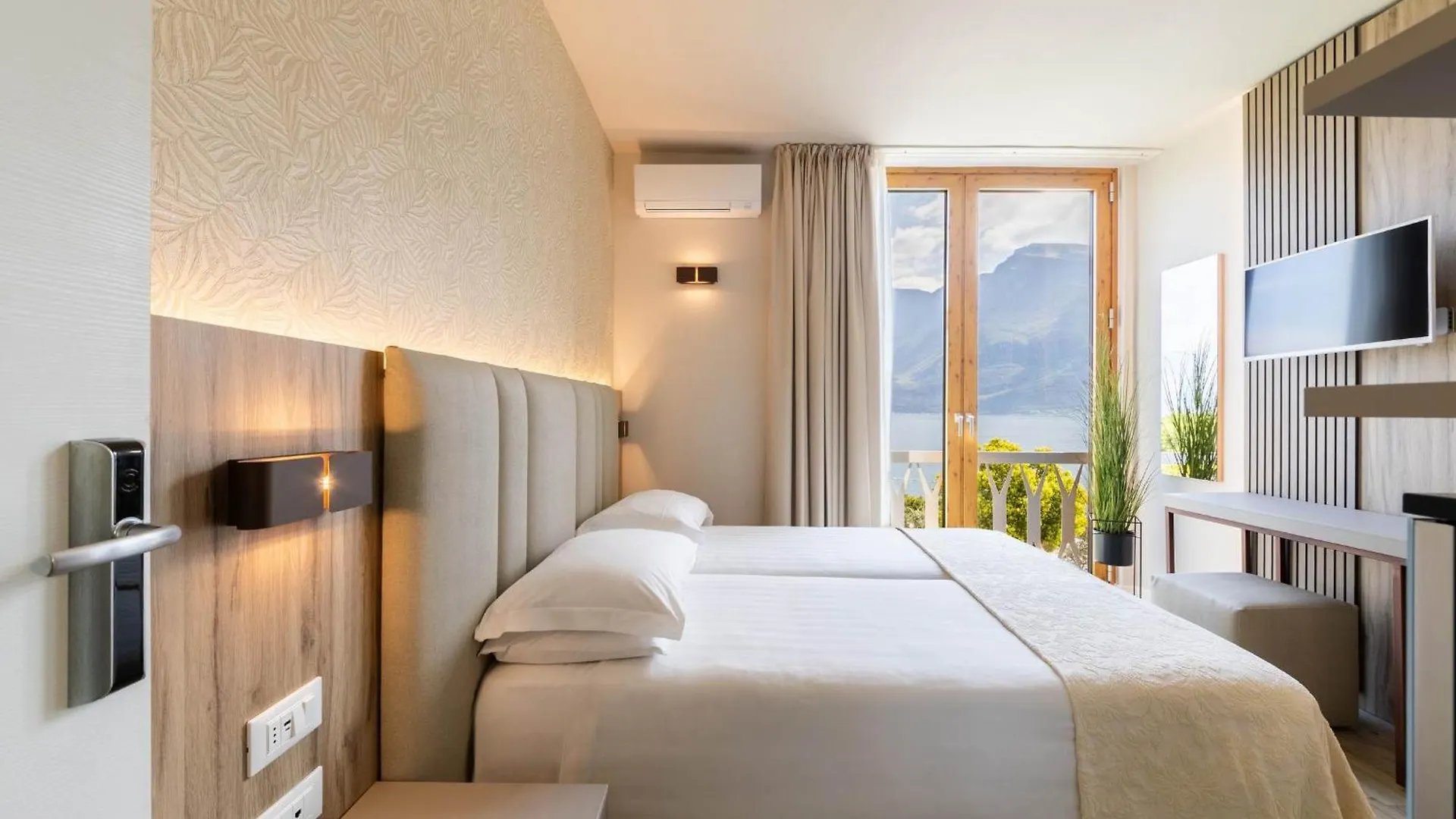 ***  Hotel Riviera Panoramic Green Resort Limone sul Garda Włochy