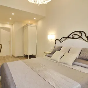 lucca-in-chic.it-tuscanyhotel.com/