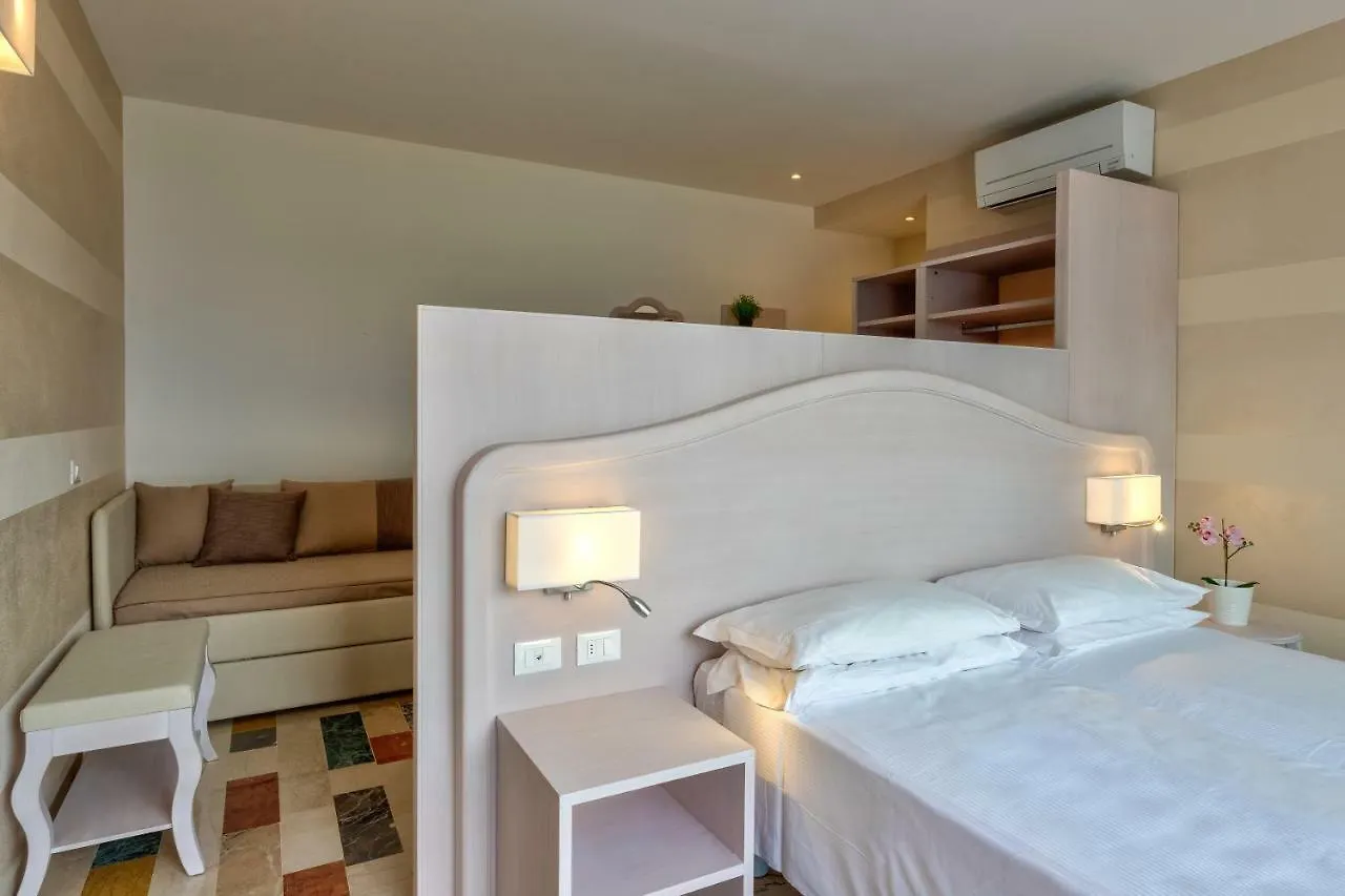 Hotel Riviera Panoramic Green Resort Limone sul Garda 3*,  Italy